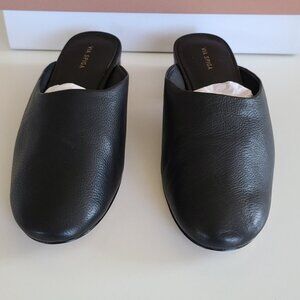 NWT Via Spiga “Chaney” Tortoise Shell Mules – Size 6M (With Box)